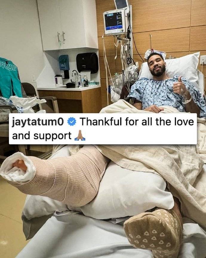 满血归来！塔图姆晒手术照片：感谢所有的爱与支持