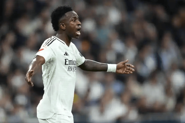 仅排金球奖第16！维尼修斯断崖式下滑，网友：以后还是低调点吧